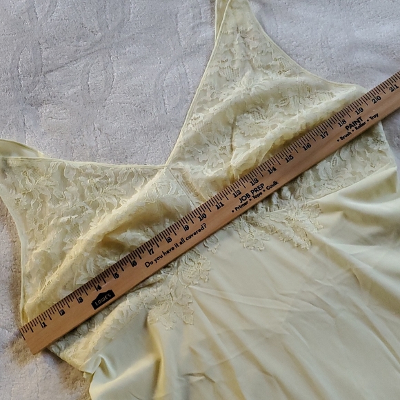 Vintage Vanity Fair full length nightgown - Picture 8 of 10